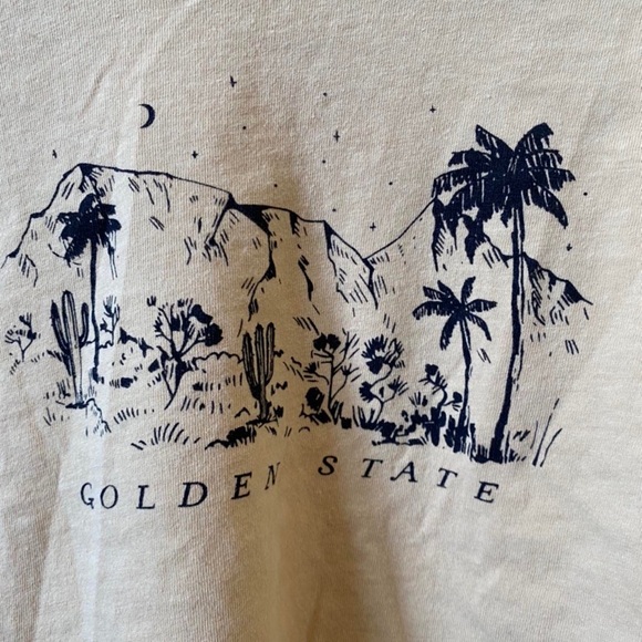 Cute yellow short tee from Garage - Picture 4 of 4